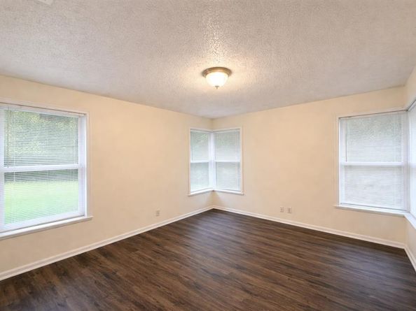 2806 E Atoll Drive , Dallas Texas 75216