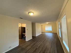 2806 E Atoll Drive , Dallas Texas 75216