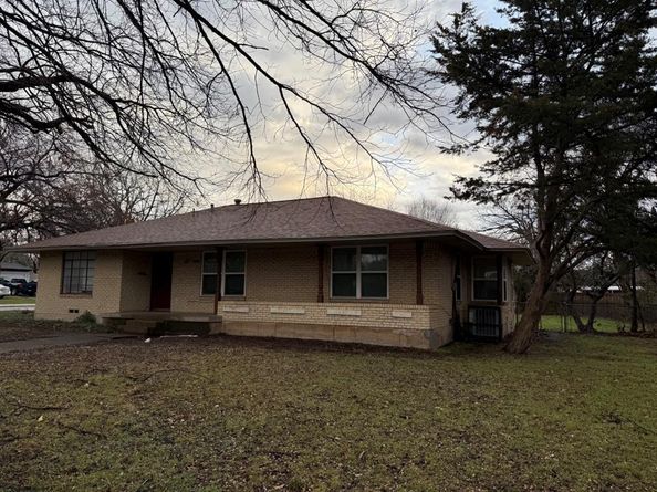 2806 E Atoll Drive , Dallas Texas 75216