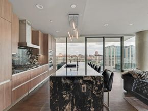 3130 N Harwood Street  1506, Dallas Texas 75201