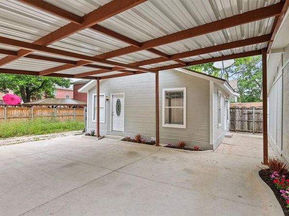 1716  5th Avenue , Fort Worth Texas 76110