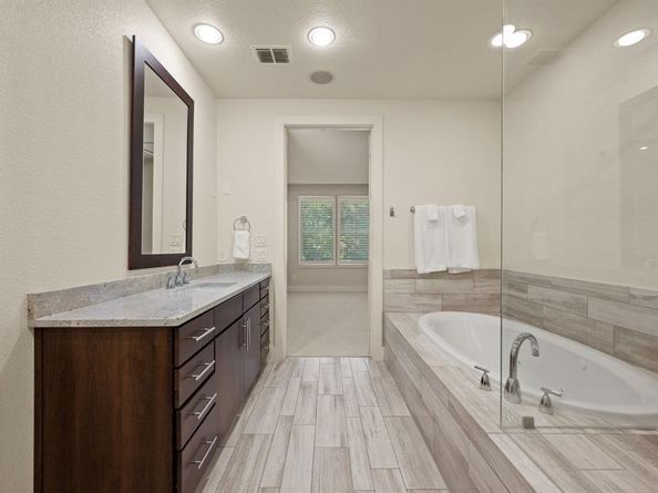 4211  Rawlins Street  733, Dallas Texas 75219