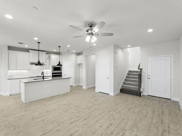 670  Sandiford  , Mansfield Texas 76063