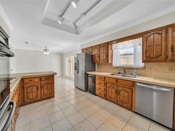 3020  Stonehenge Lane , Carrollton Texas 75006