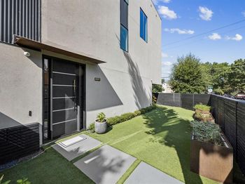 3229  Lee Street 