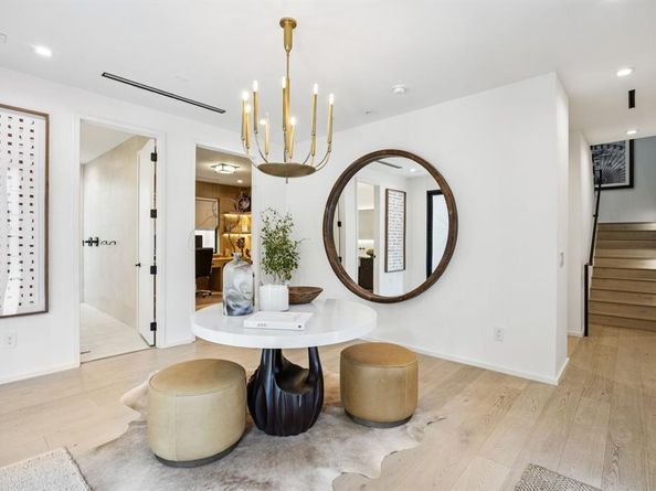 3229  Lee Street , Dallas Texas 75205