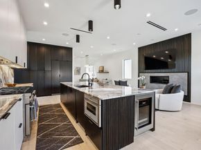 3229  Lee Street , Dallas Texas 75205