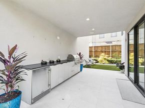3229  Lee Street , Dallas Texas 75205