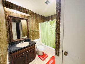 9601  Glengreen Drive , Dallas Texas 75217
