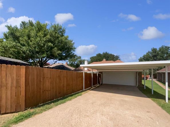 3614  Queenswood Lane , Garland Texas 75040