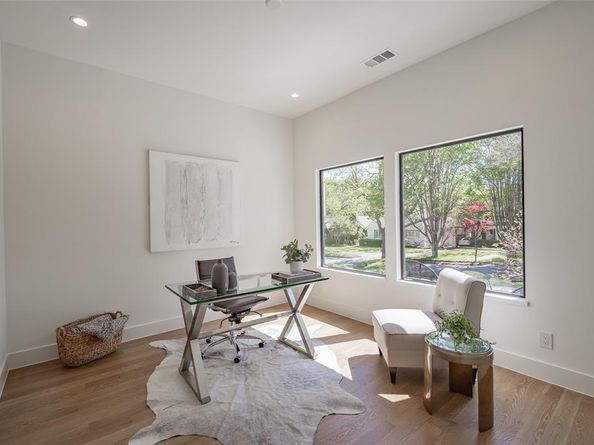 7115  Casa Loma Avenue , Dallas Texas 75214