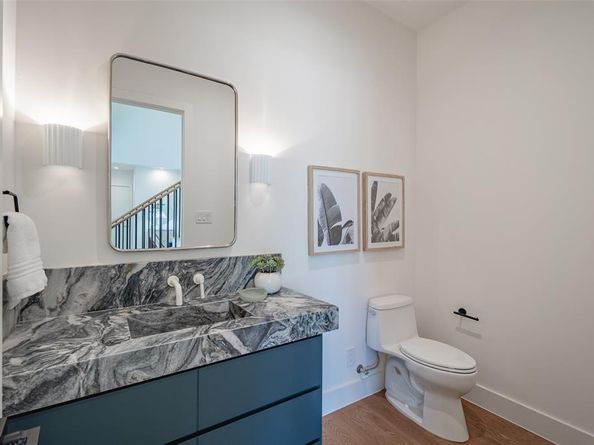 7115  Casa Loma Avenue , Dallas Texas 75214