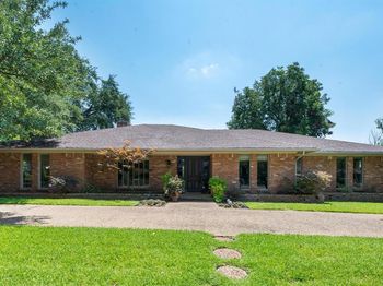 3878  Duchess Trail 