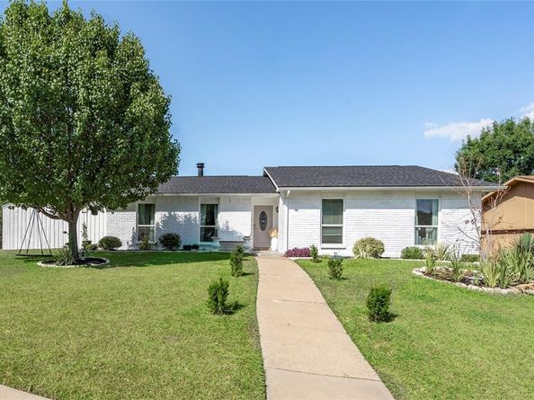 3910  Acorn Green Drive , Garland Texas 75043