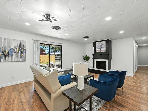 214 W Dorris Drive , Grand Prairie Texas 75051