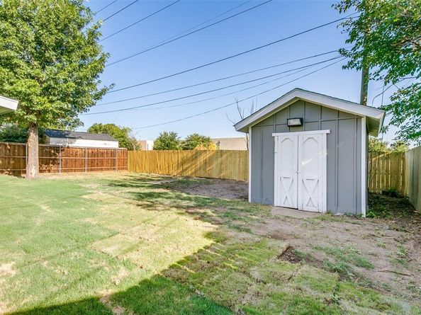 1017  Easy Street , Grapevine Texas 76051
