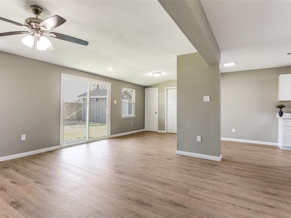 1017  Easy Street , Grapevine Texas 76051