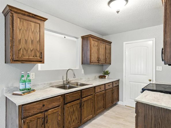 5720  Frisco Avenue , Forest Hill Texas 76119