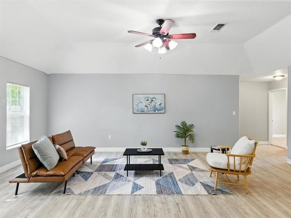 5720  Frisco Avenue , Forest Hill Texas 76119