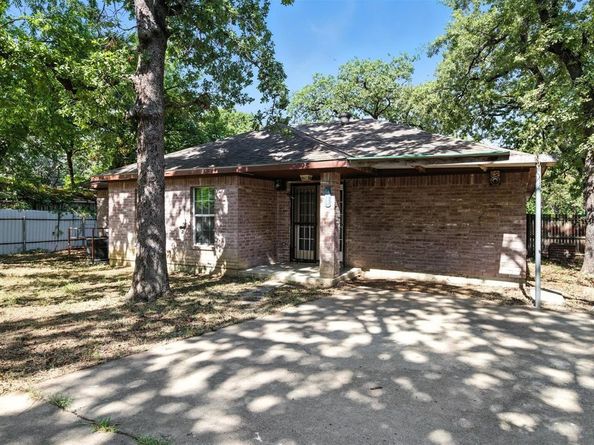 5720  Frisco Avenue , Forest Hill Texas 76119