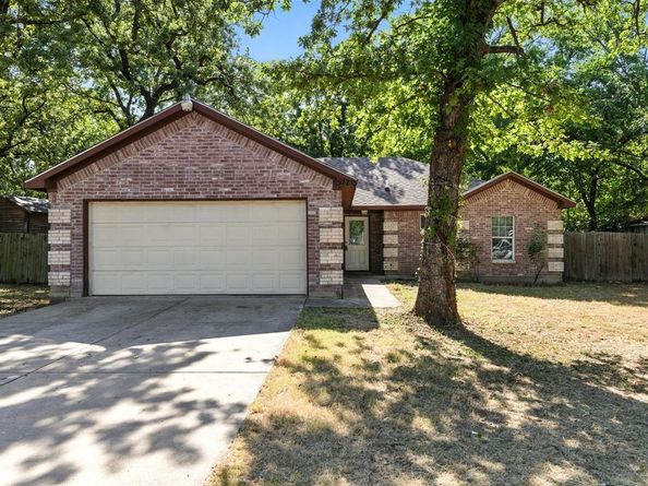 5720  Frisco Avenue , Forest Hill Texas 76119