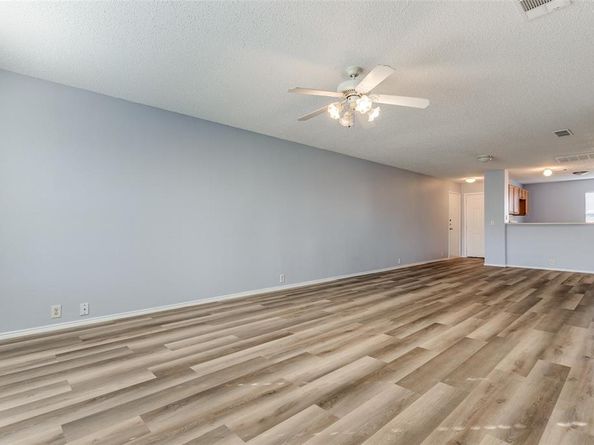 1338  Hardned Lane , Dallas Texas 75217