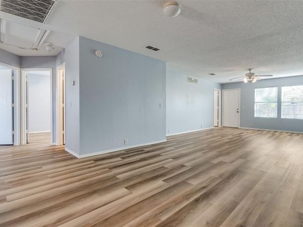 1338  Hardned Lane , Dallas Texas 75217