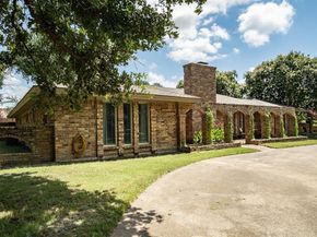 2016  Pembrooke Place , Denton Texas 76205