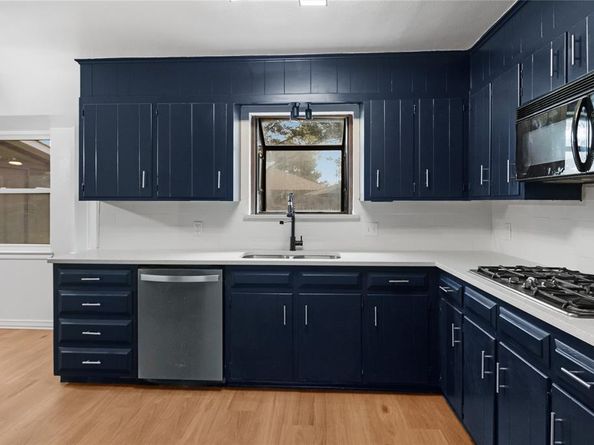 1303  Paisley Drive , Arlington Texas 76015