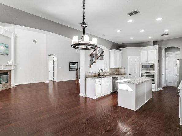 869  Winchester Drive , Lewisville Texas 75056