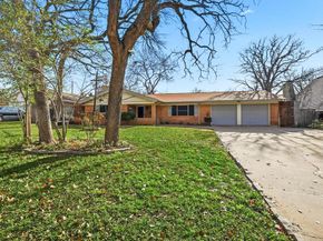 1809  Toplea Drive , Euless Texas 76040