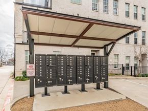 7333  Valley View Lane  902, Dallas Texas 75240