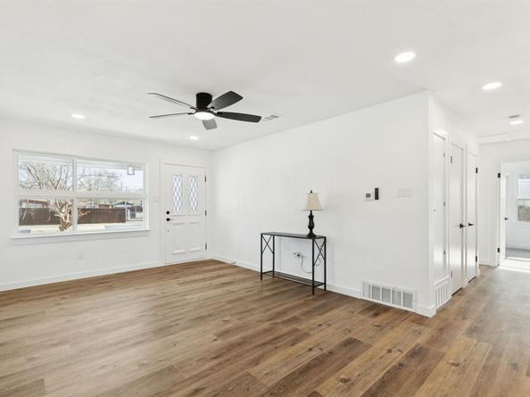 10325  Maylee Boulevard , Dallas Texas 75228