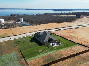 208  Bristol Lane , Azle Texas 76020