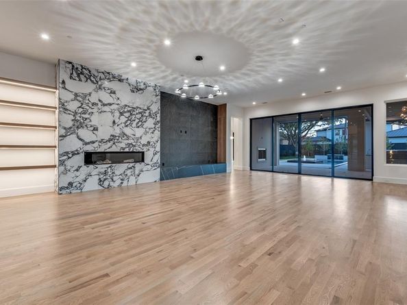 6006  Meadow Crest  , Dallas Texas 75230