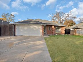 825  Meadowdale Road , Arlington Texas 76017