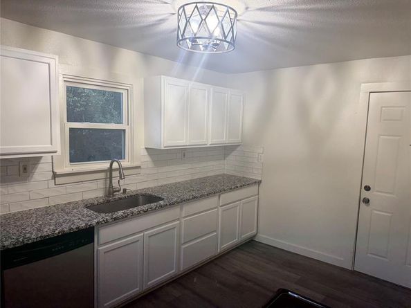 616  Astoria Avenue , Azle Texas 76020