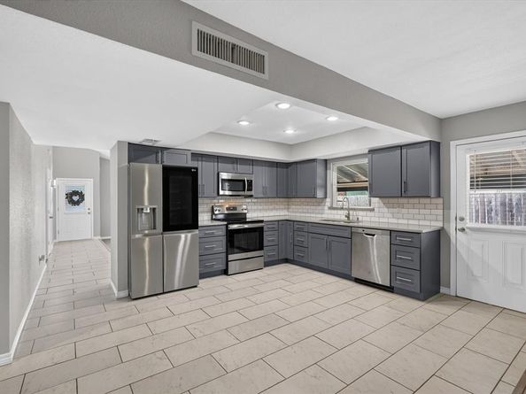 4721  Woodfield Drive , Arlington Texas 76016