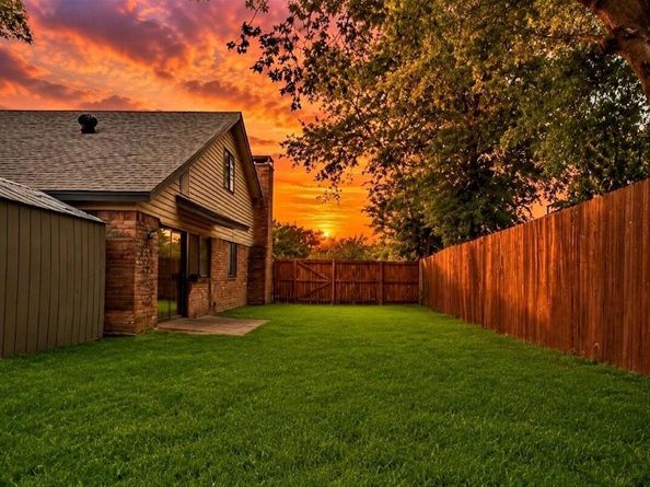 2926  Bonanza Lane , Garland Texas 75042