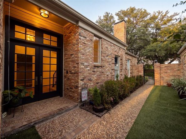 13715  Creekside Place , Dallas Texas 75240