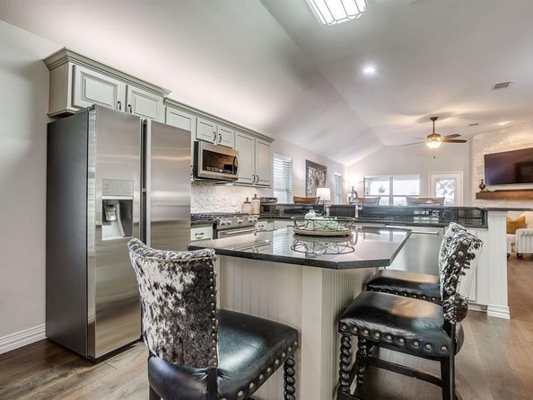 976  Caliche Road , Fort Worth Texas 76108