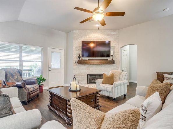 976  Caliche Road , Fort Worth Texas 76108