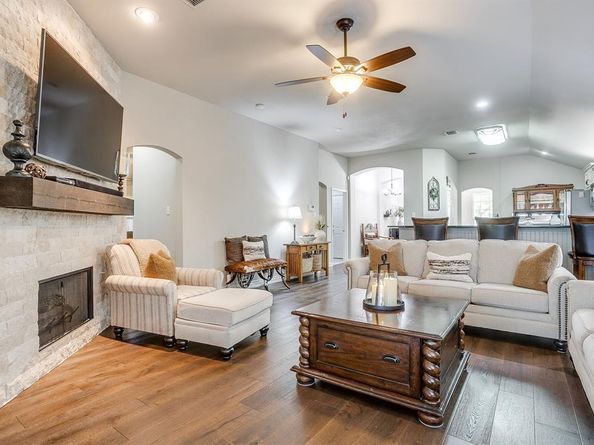 976  Caliche Road , Fort Worth Texas 76108