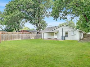 1826  Crest Ridge Drive , Dallas Texas 75228
