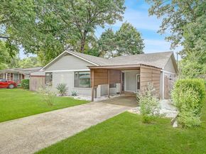 1826  Crest Ridge Drive , Dallas Texas 75228