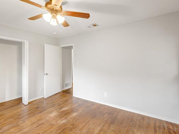 1826  Crest Ridge Drive , Dallas Texas 75228