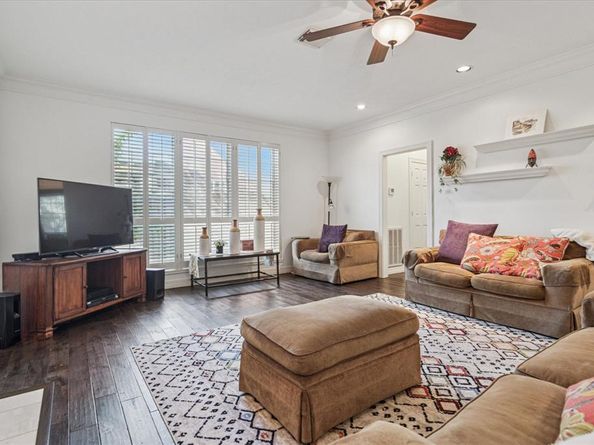 2200  Southern Oak Drive , Irving Texas 75063