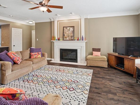 2200  Southern Oak Drive , Irving Texas 75063
