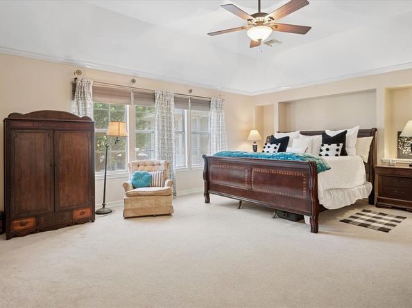 2200  Southern Oak Drive , Irving Texas 75063