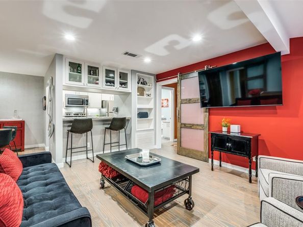 4231  Travis Street  17, Dallas Texas 75205